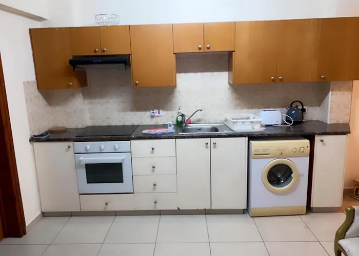 Larnaca Beach Apartment * Larnaca