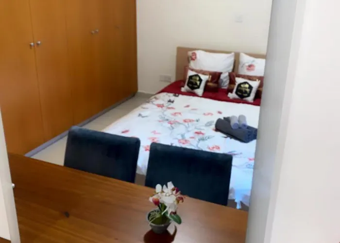Larnaca Beach Apartment * Λάρνακα