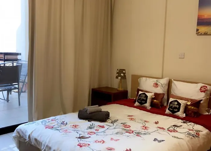 Larnaca Beach Apartment * לרנקה