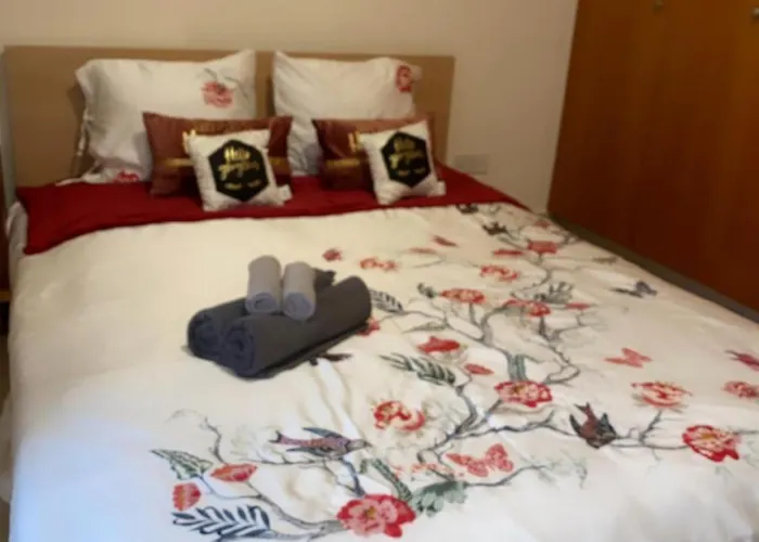 Larnaca Beach Apartment דירה